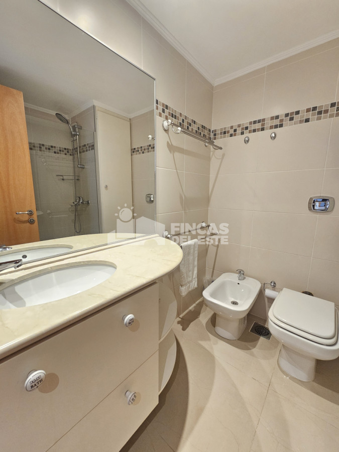 Apartamento ID.2547/Venta-departamento-de-3-dormitorios-en-Punta-del-este- - Venta departamento de 3 dormitorios en Punta del este 