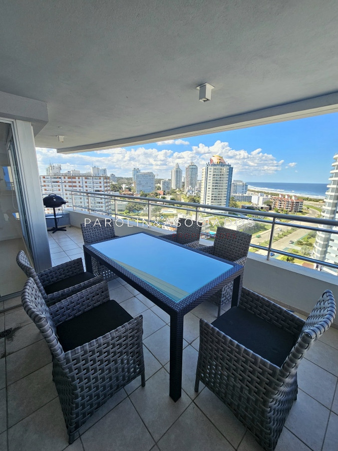Apartamento de 2 dormitorios y medio en Forest ll, Chiverta Punta del Este. - JPA10416A