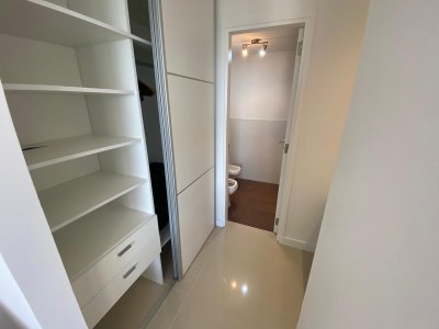 Apartamento de 2 dormitorios y medio en Forest ll, Chiverta Punta del Este.