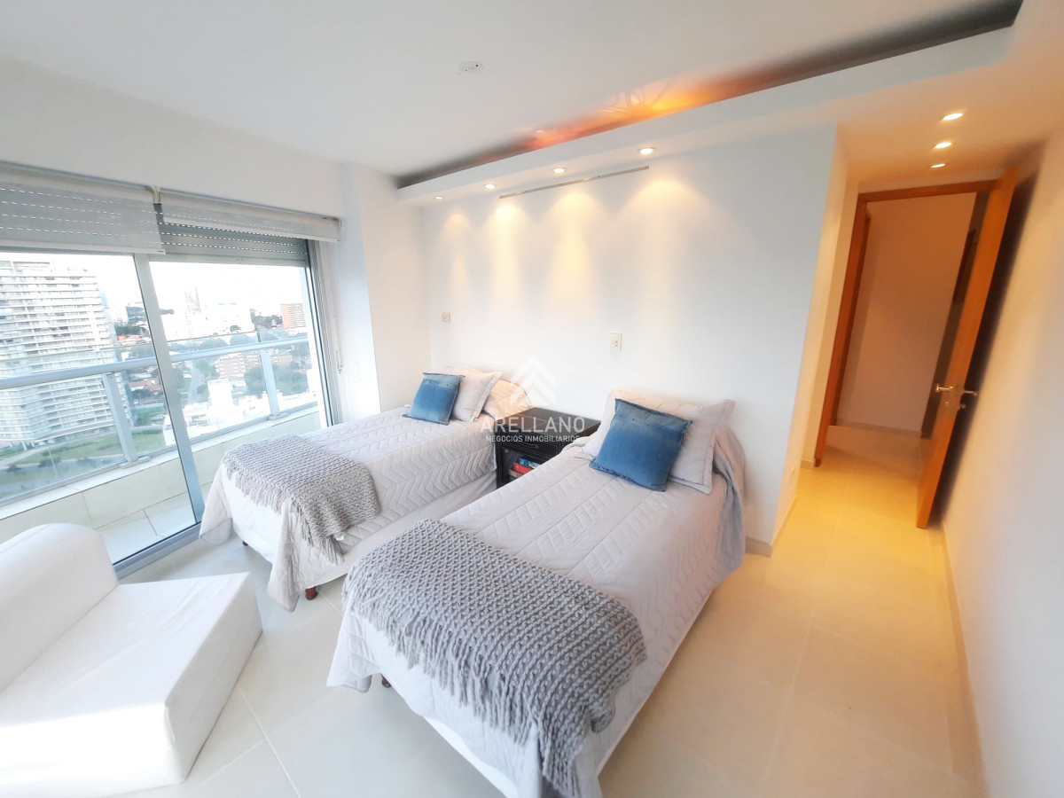 Apartamento ID.6145 - Venta apartamento 3 dormitorios y dependencia 