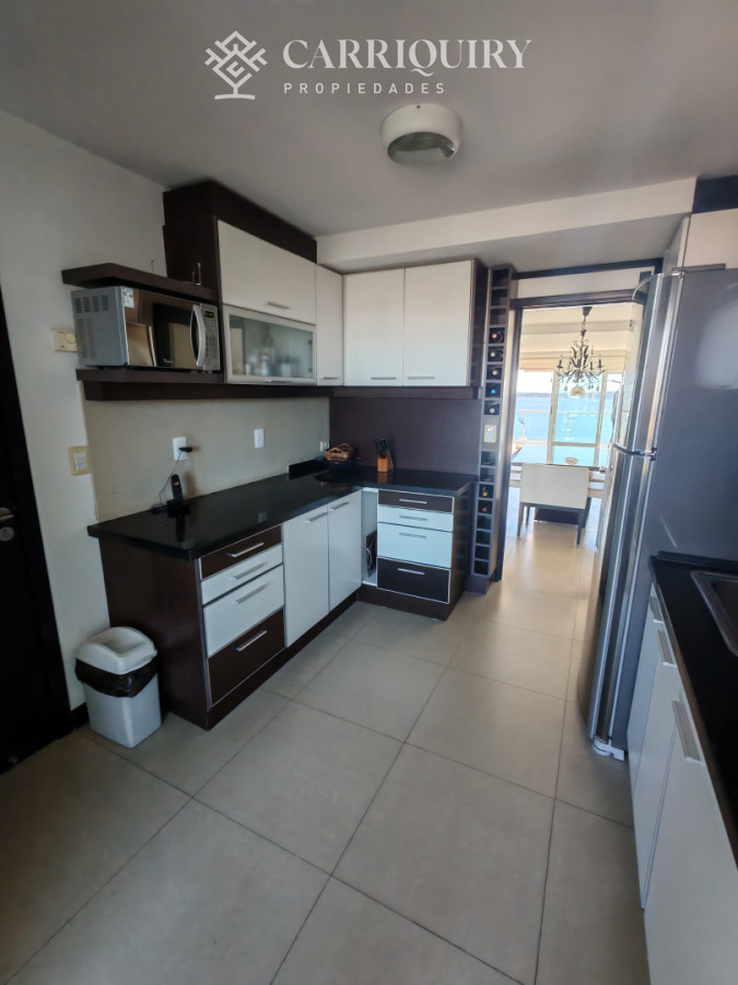 Apartamento ID.9877 - OPORTUNIDAD EN PLAYA MANSA DE 3 DORMITORIOS