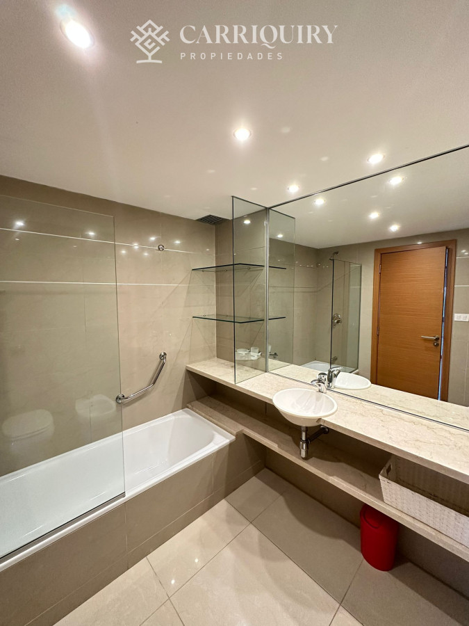 Apartamento ID.9960 - Venta departamento punta del este primera linea playa brava frente al mar