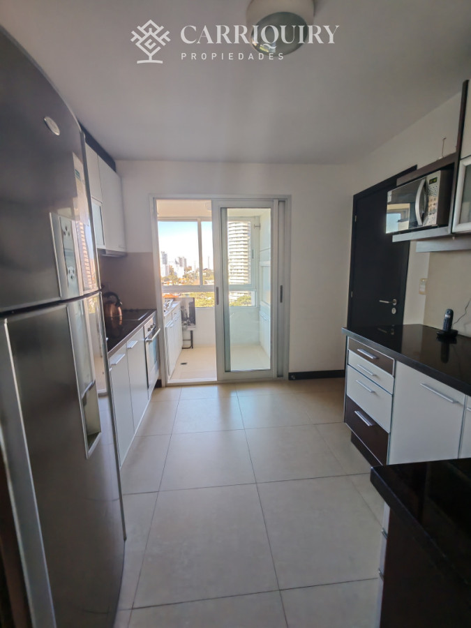 Apartamento ID.9877 - OPORTUNIDAD EN PLAYA MANSA DE 3 DORMITORIOS