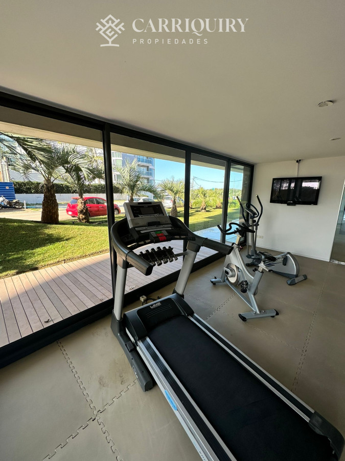 Apartamento ID.9960 - Venta departamento punta del este primera linea playa brava frente al mar