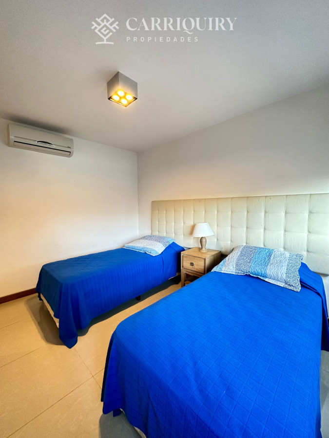 Apartamento ID.9960 - Venta departamento punta del este primera linea playa brava frente al mar