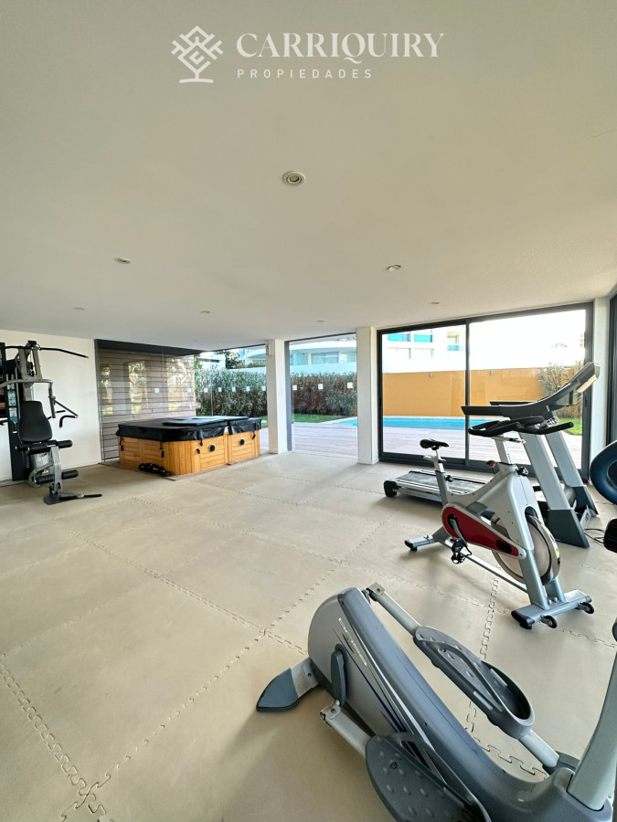 Apartamento ID.9960 - Venta departamento punta del este primera linea playa brava frente al mar