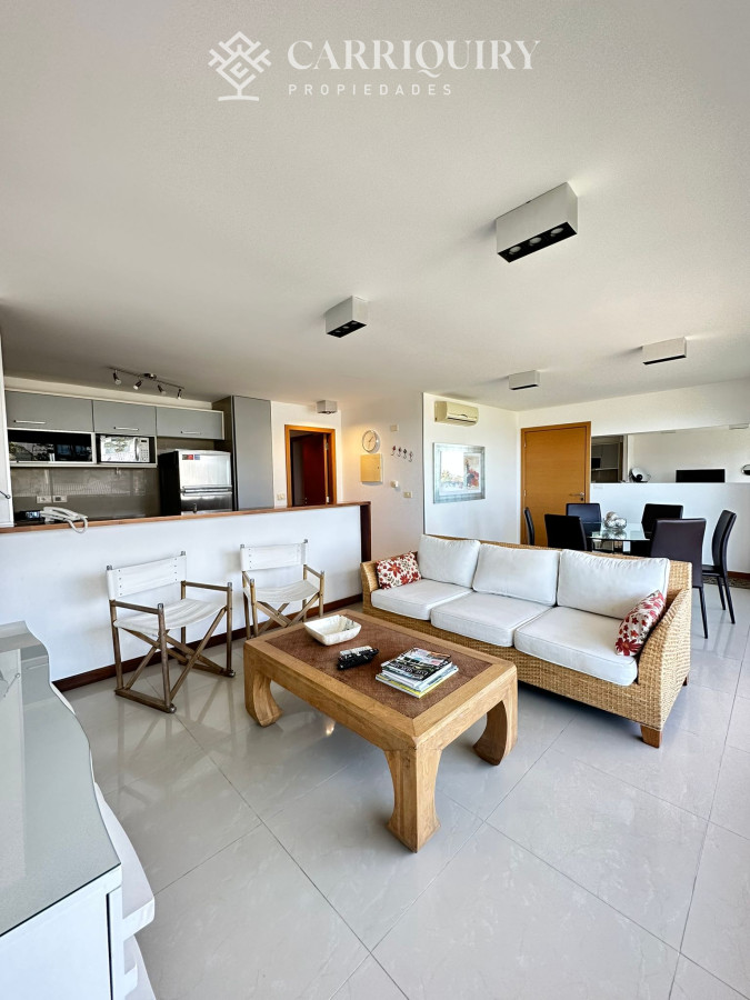 Apartamento ID.9960 - Venta departamento punta del este primera linea playa brava frente al mar