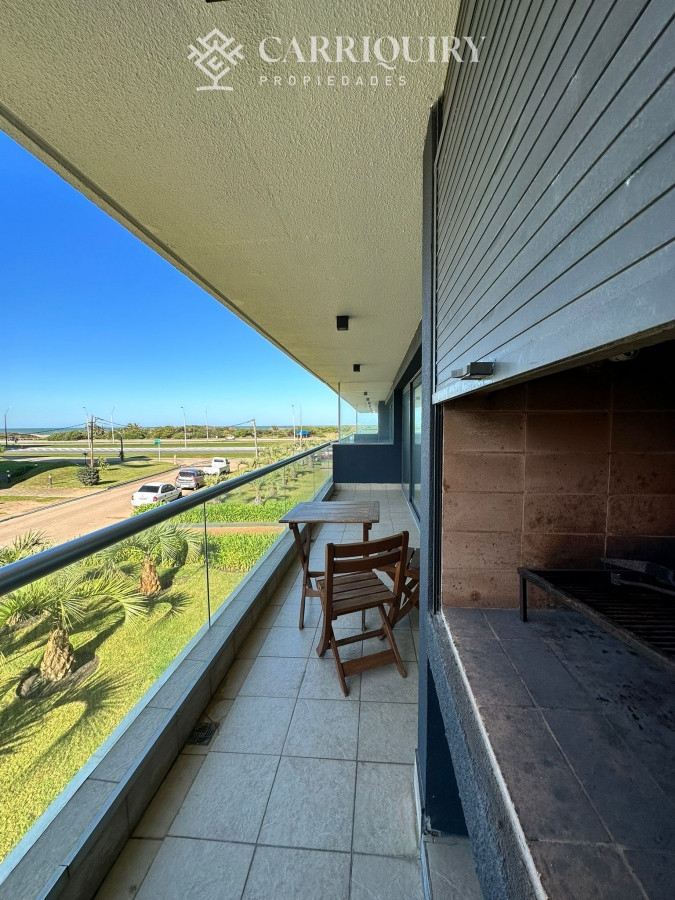 Apartamento ID.9960 - Venta departamento punta del este primera linea playa brava frente al mar