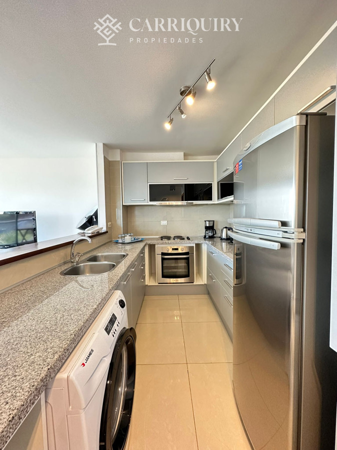 Apartamento ID.9960 - Venta departamento punta del este primera linea playa brava frente al mar
