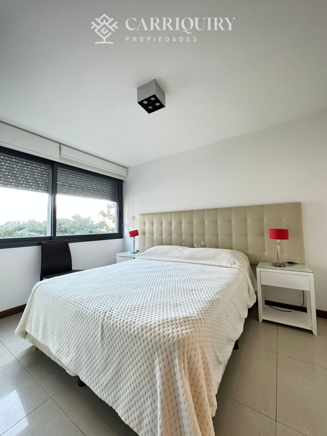 Apartamento ID.9960 - Venta departamento punta del este primera linea playa brava frente al mar