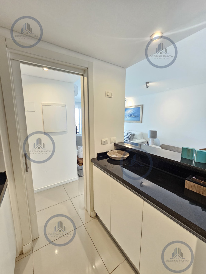 Apartamento ID.3064 - Apartamento de 2 Dormitorios en Playa Brava con Vista al Mar