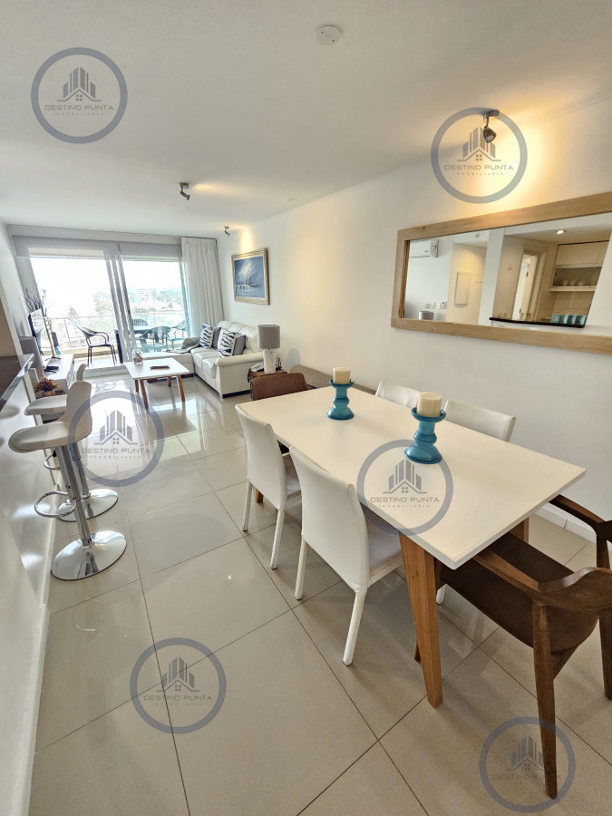Apartamento ID.3064 - Apartamento de 2 Dormitorios en Playa Brava con Vista al Mar