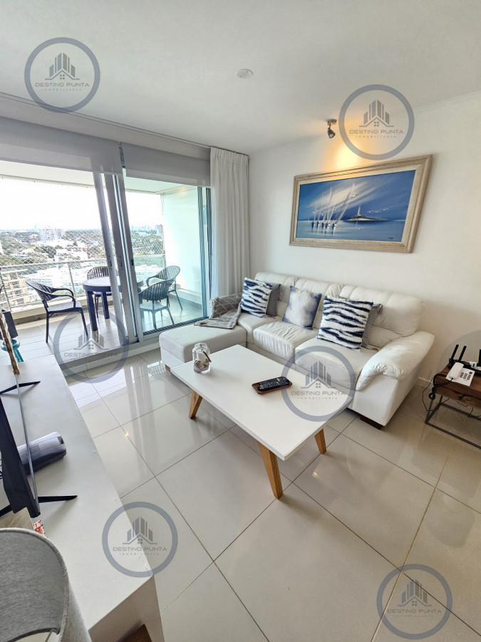 Apartamento ID.3064 - Apartamento de 2 Dormitorios en Playa Brava con Vista al Mar