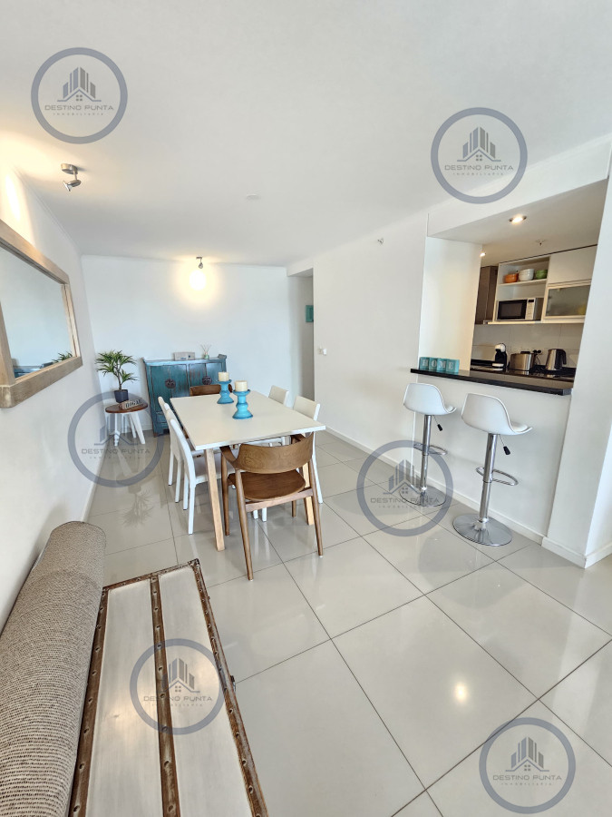 Apartamento ID.3064 - Apartamento de 2 Dormitorios en Playa Brava con Vista al Mar