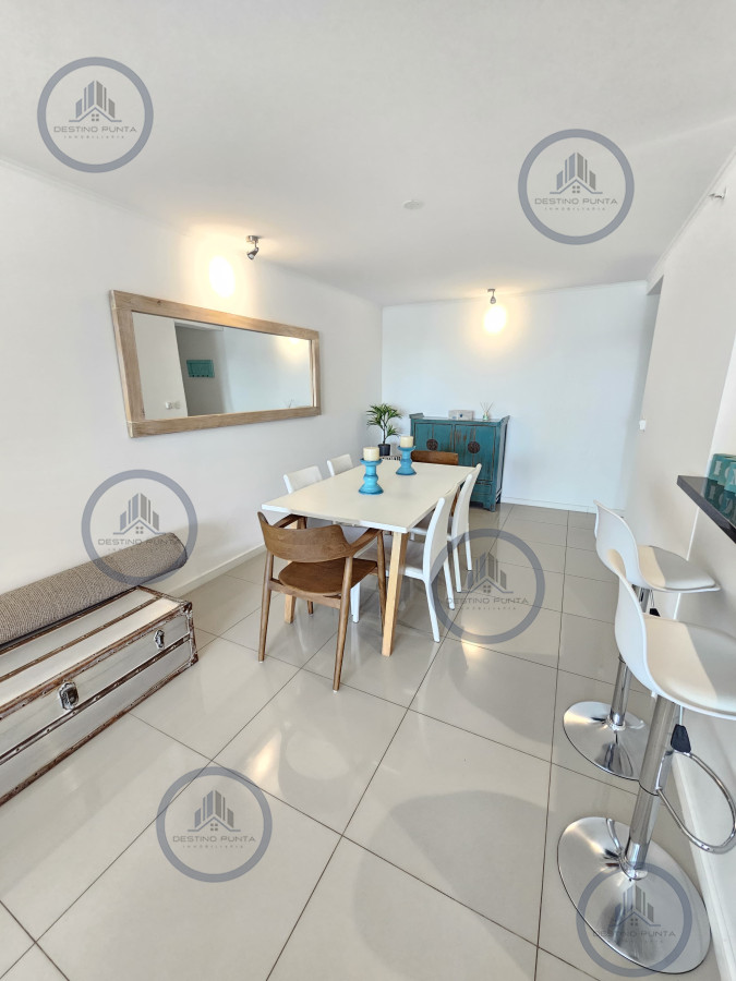 Apartamento ID.3064 - Apartamento de 2 Dormitorios en Playa Brava con Vista al Mar