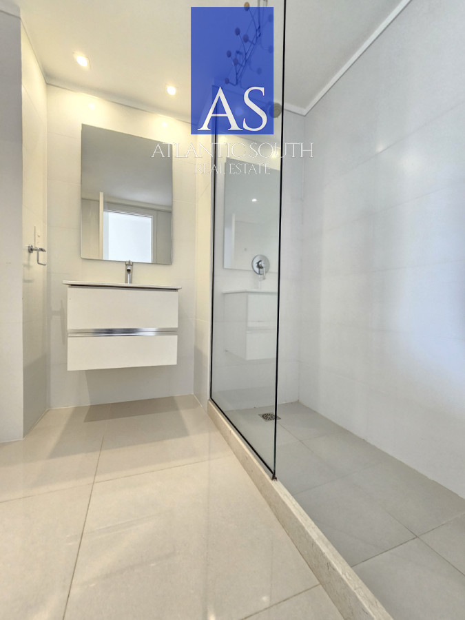 Apartamento ID.4241 - Oportunidad planta cómoda y moderna con gran terraza y garage 2 dormitorios Punta del Este