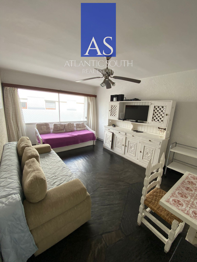Apartamento ID.4569 - Apartamento 1 dormitorio primera línea con cochera Playa Mansa - Punta del Este   