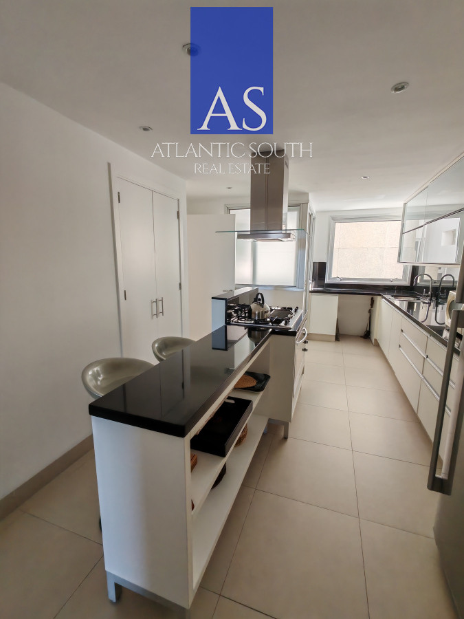 Apartamento ID.4644 - Apartamento moderno primera linea Playa Brava 3 dormitorios Punta del Este