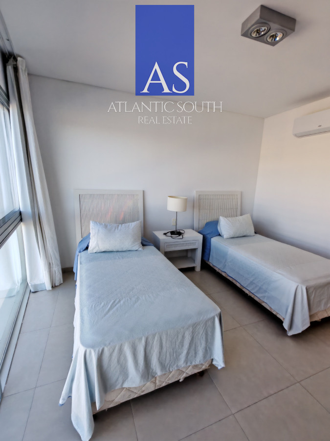 Apartamento ID.4644 - Apartamento moderno primera linea Playa Brava 3 dormitorios Punta del Este