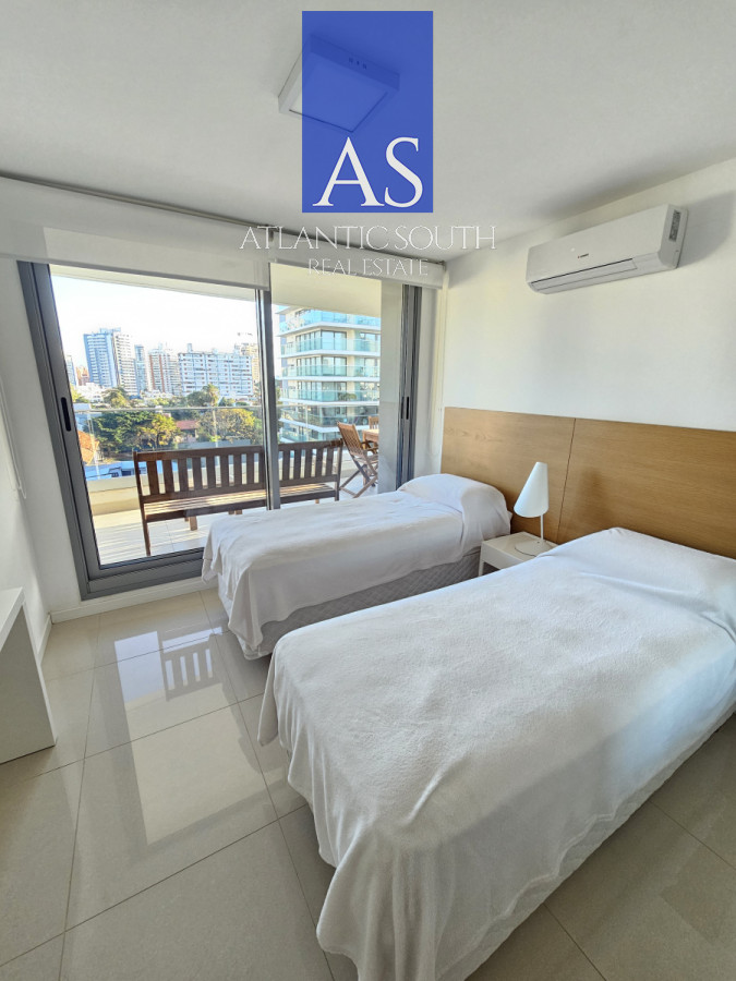 Apartamento ID.4241 - Oportunidad planta cómoda y moderna con gran terraza y garage 2 dormitorios Punta del Este