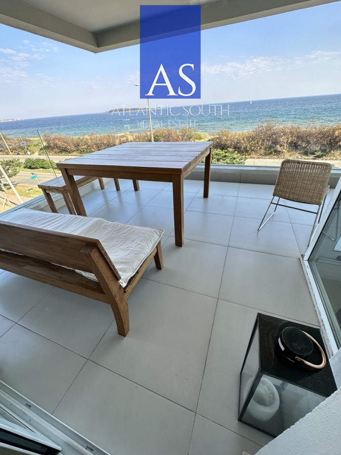 Apartamento ID.4403 - Apartamento 3 dormitorios moderno en primera línea frente al mar Playa Mansa