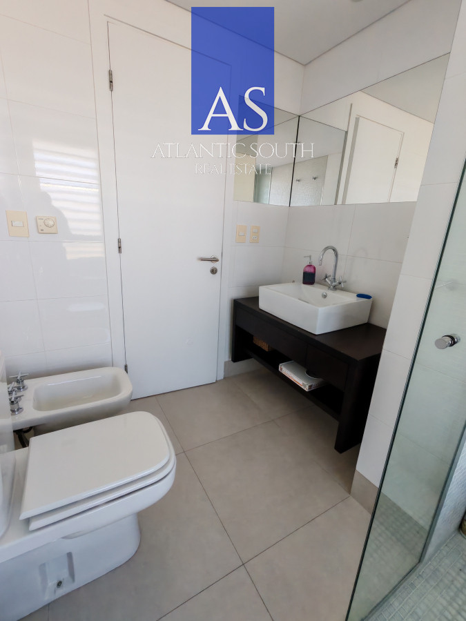 Apartamento ID.4644 - Apartamento moderno primera linea Playa Brava 3 dormitorios Punta del Este