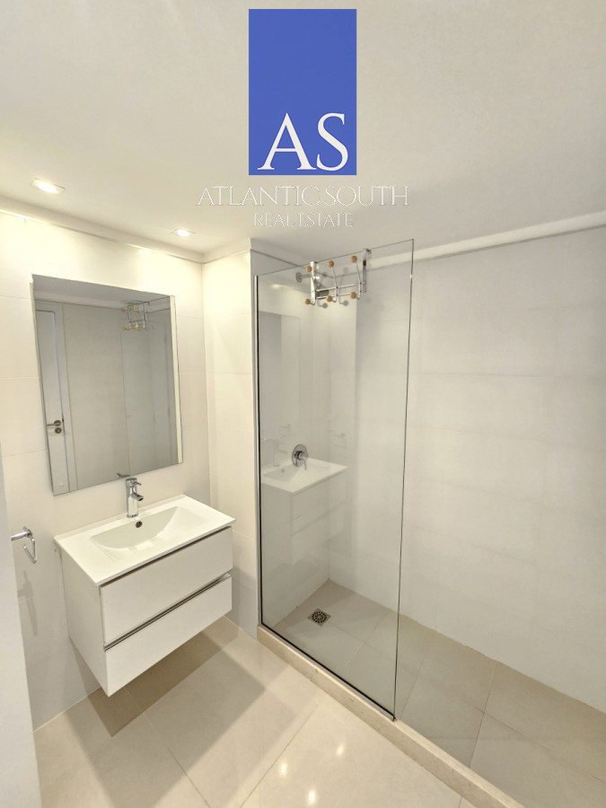 Apartamento ID.4241 - Oportunidad planta cómoda y moderna con gran terraza y garage 2 dormitorios Punta del Este