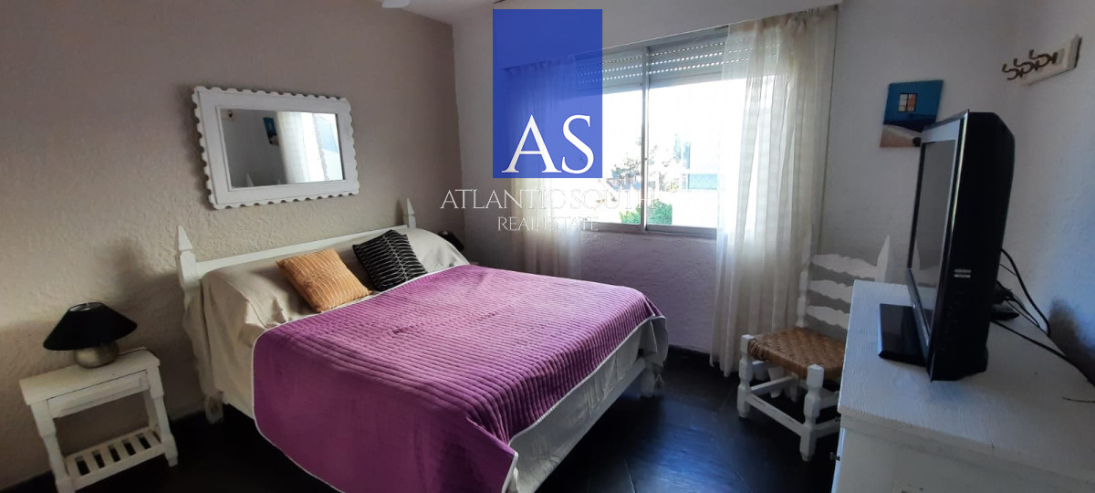 Apartamento ID.4569 - Apartamento 1 dormitorio primera línea con cochera Playa Mansa - Punta del Este   