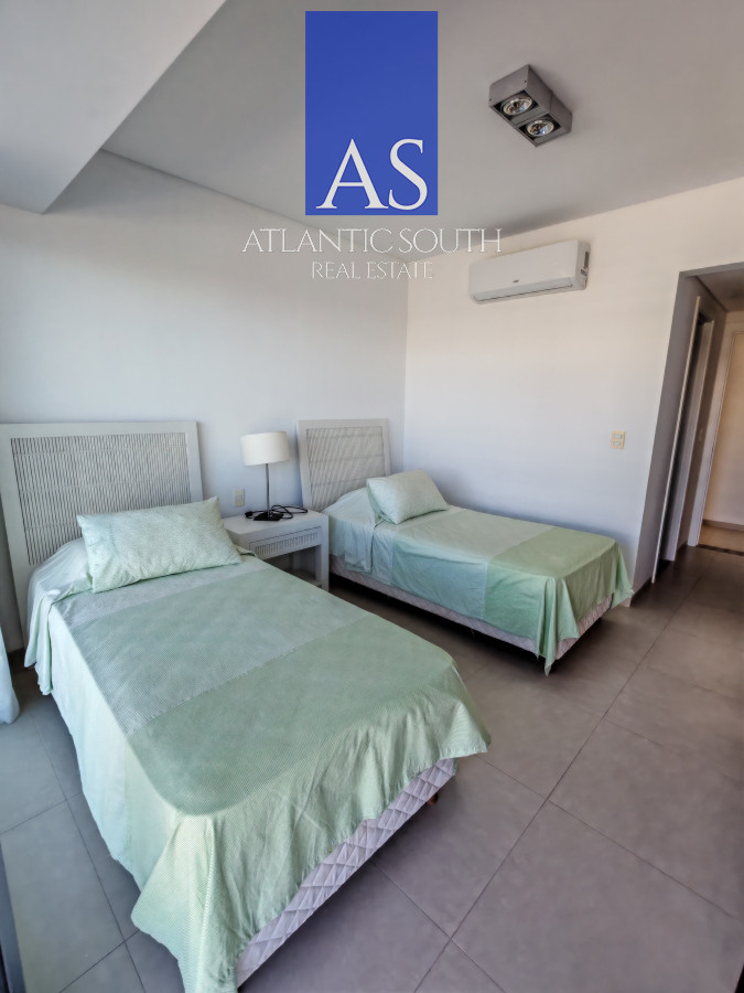 Apartamento ID.4644 - Apartamento moderno primera linea Playa Brava 3 dormitorios Punta del Este