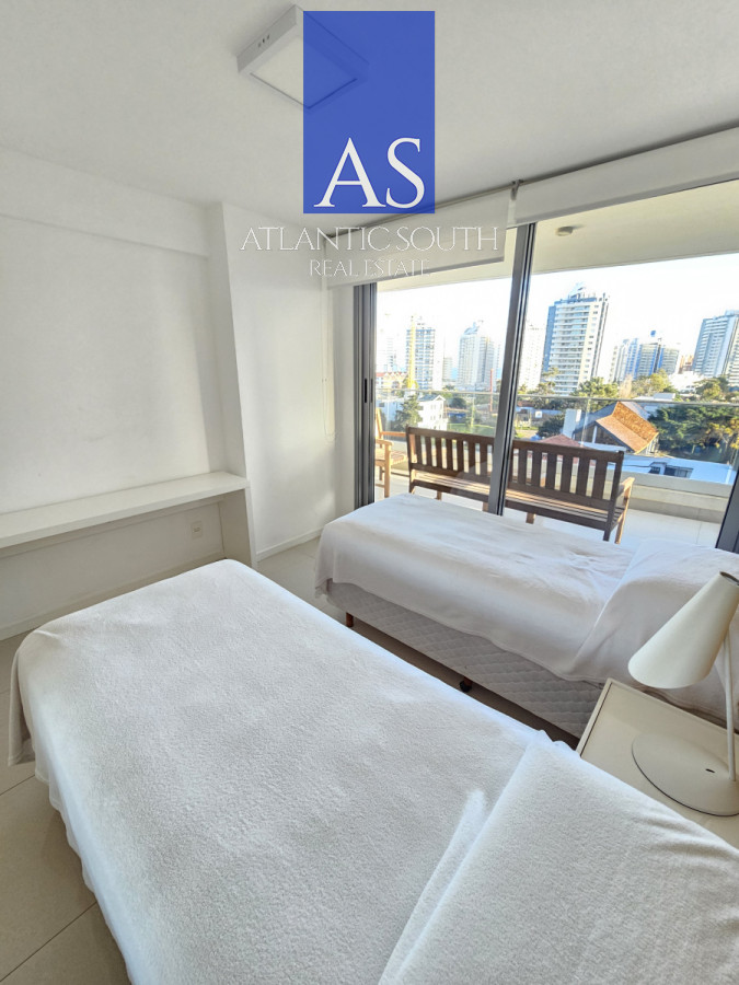 Apartamento ID.4241 - Oportunidad planta cómoda y moderna con gran terraza y garage 2 dormitorios Punta del Este