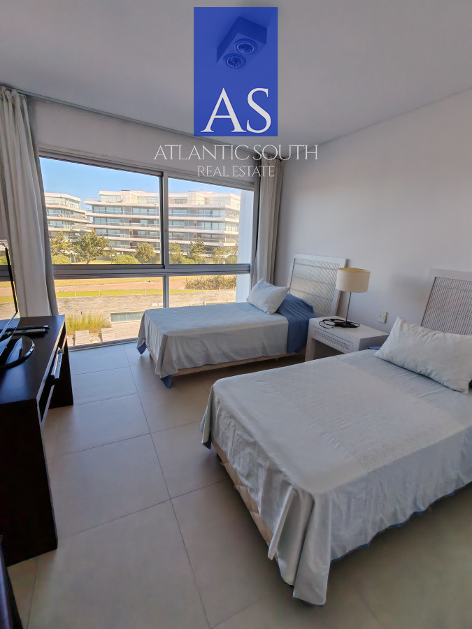 Apartamento ID.4644 - Apartamento moderno primera linea Playa Brava 3 dormitorios Punta del Este