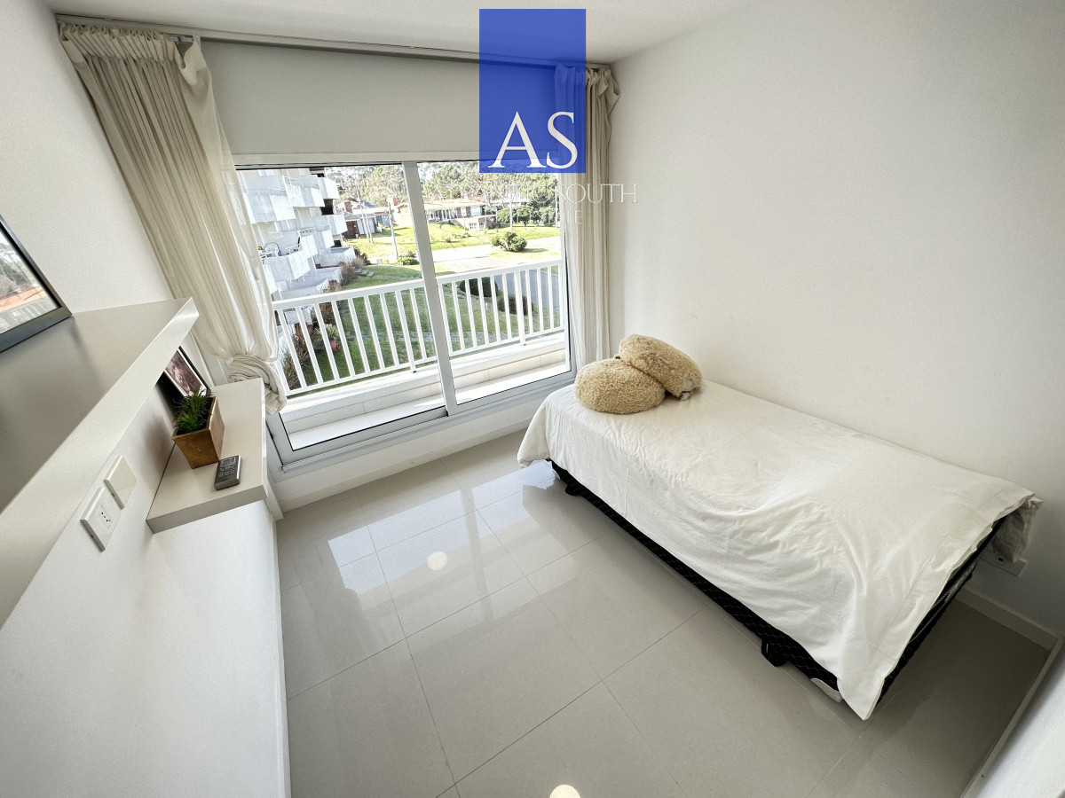 Apartamento ID.4403 - Apartamento 3 dormitorios moderno en primera línea frente al mar Playa Mansa