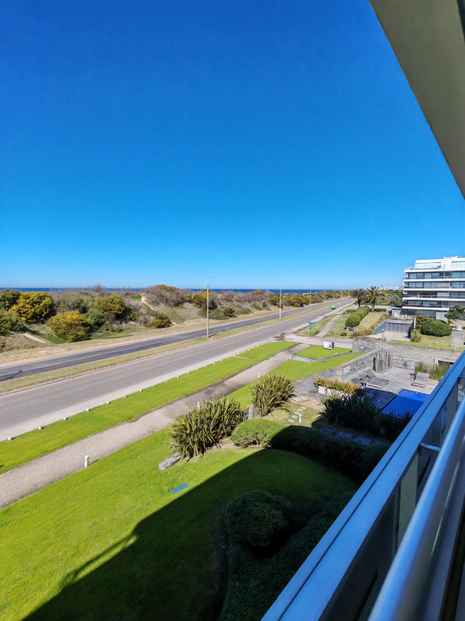 Apartamento moderno primera linea Playa Brava 3 dormitorios Punta del Este