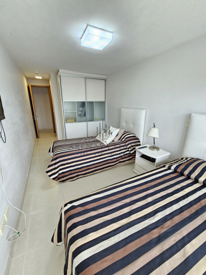 Apartamento ID.3814 - Apartamento de dos dormitorios en venta en Seasons Tower