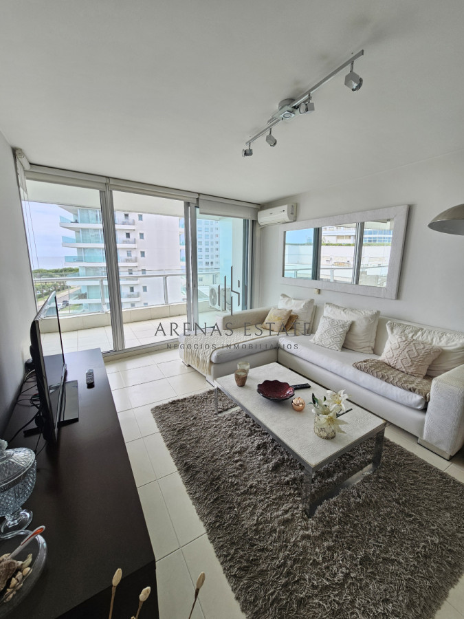 Apartamento ID.3814 - Apartamento de dos dormitorios en venta en Seasons Tower