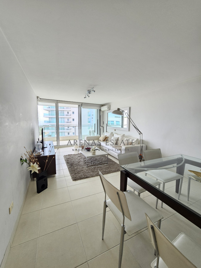 Apartamento ID.3814 - Apartamento de dos dormitorios en venta en Seasons Tower