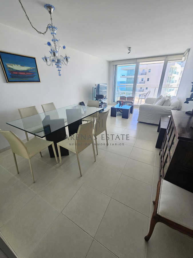 Apartamento ID.3812 - Apartamento de dos dormitorios en venta en Seasons Tower 