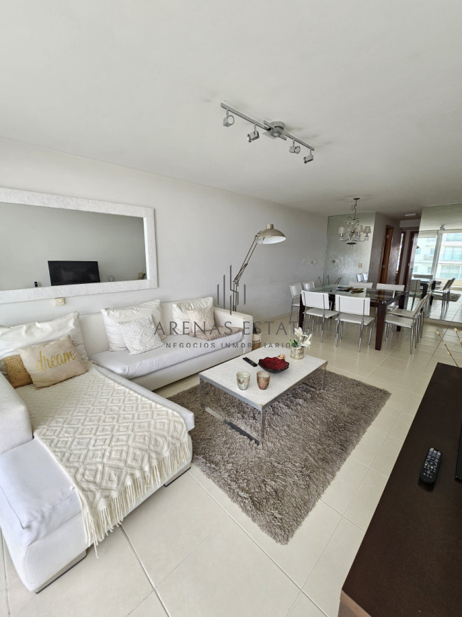 Apartamento ID.3814 - Apartamento de dos dormitorios en venta en Seasons Tower