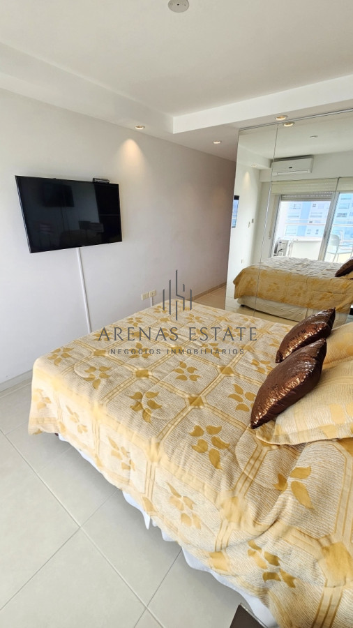 Apartamento ID.3810 - Apartamento en venta en Seasons Tower , 2 dormitorios 