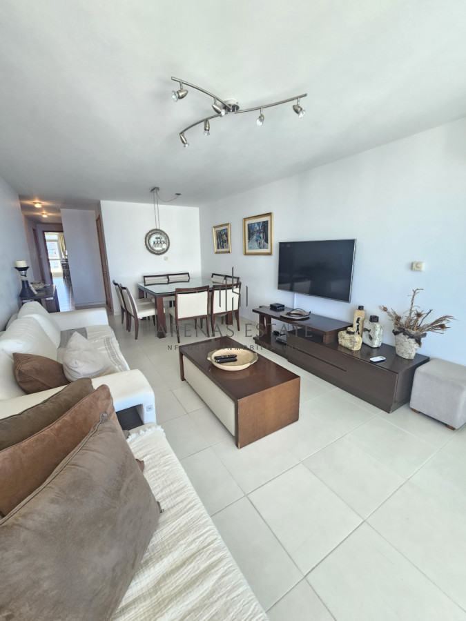 Apartamento ID.3811 - Apartamento de dos dormitorios en Seasons Tower 