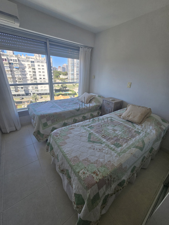 Apartamento ID.3812 - Apartamento de dos dormitorios en venta en Seasons Tower 