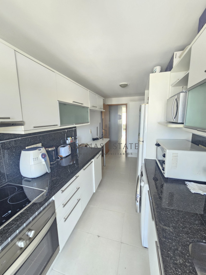 Apartamento ID.3812 - Apartamento de dos dormitorios en venta en Seasons Tower 