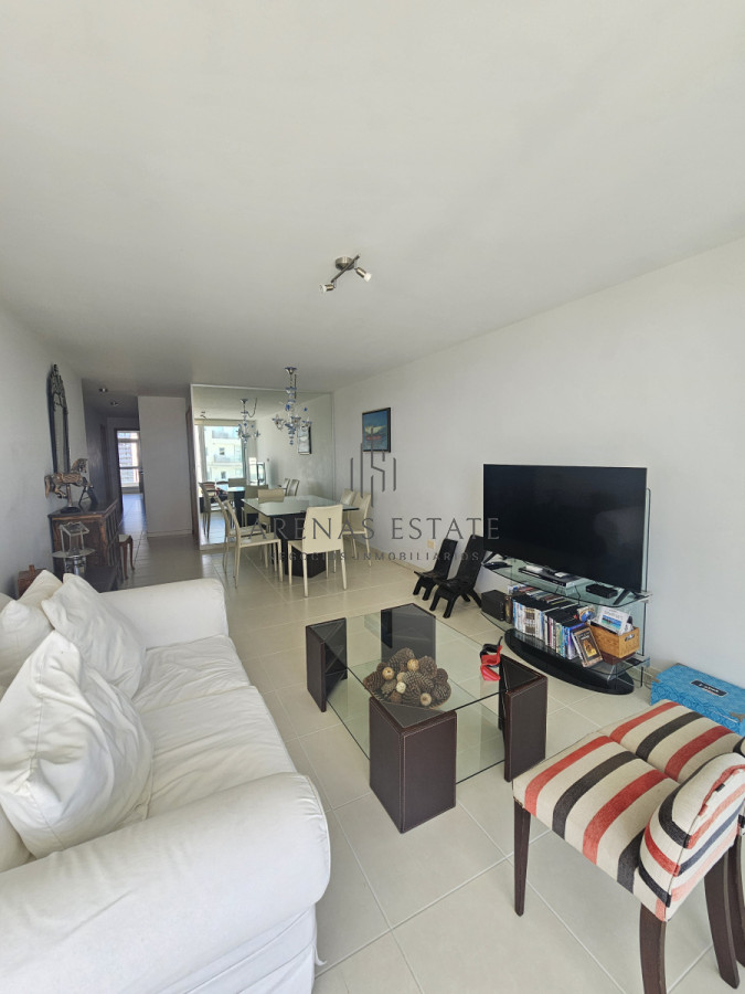 Apartamento ID.3812 - Apartamento de dos dormitorios en venta en Seasons Tower 