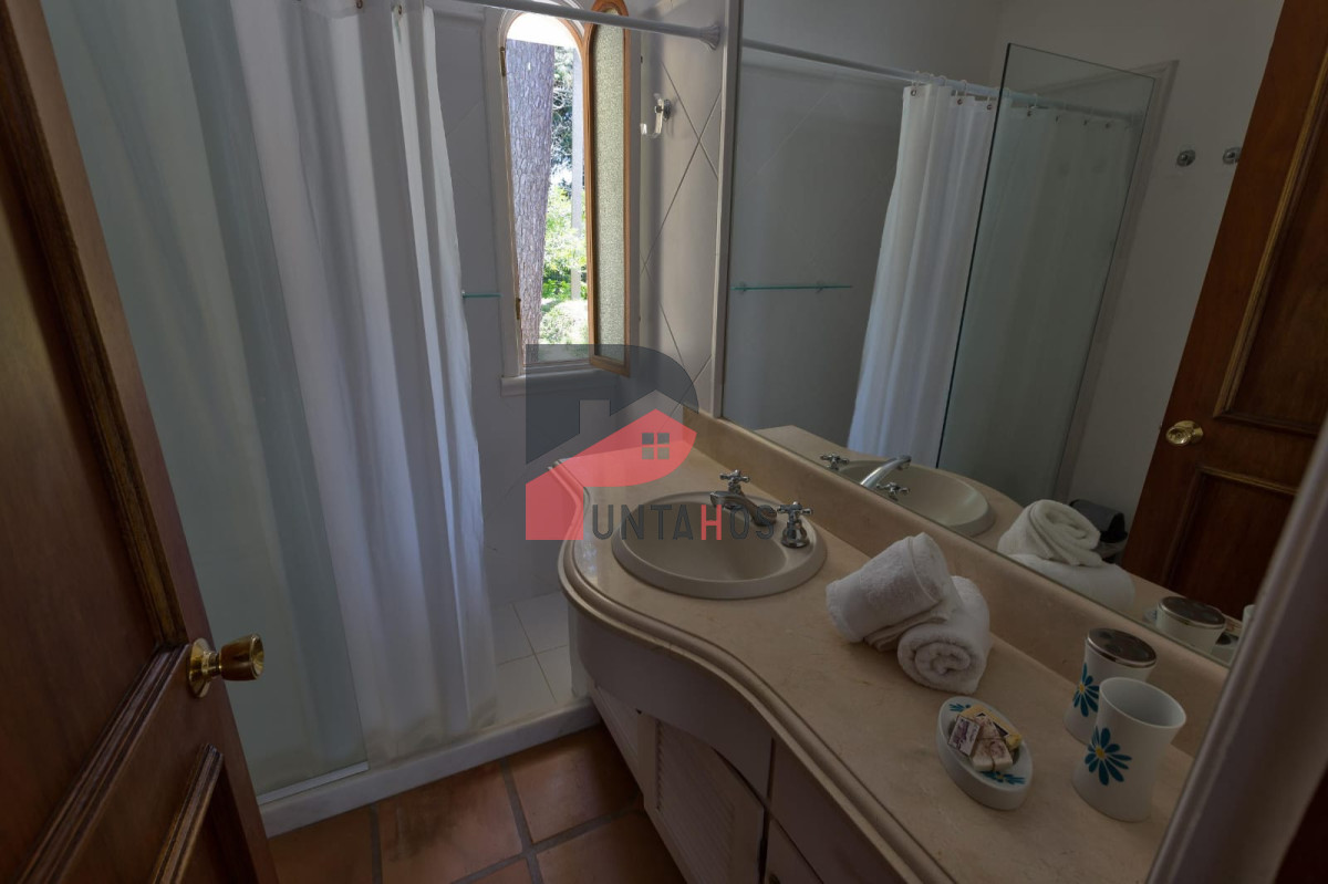 Casa ID.322 - Venta casa en punta del este 