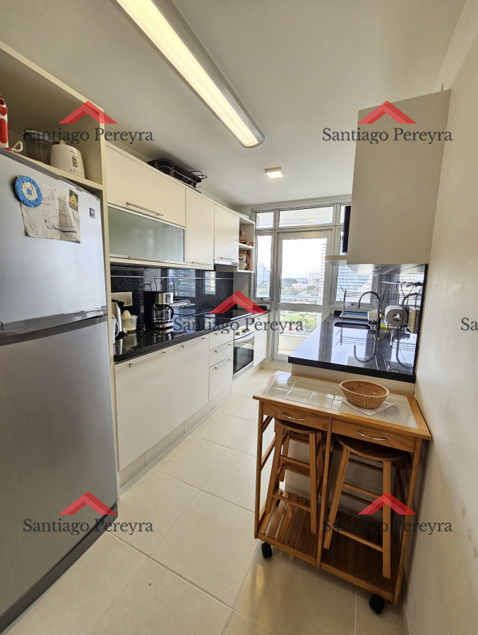 Apartamento ID.16758 - Hermoso apartamento en playa mansa de 2 dormitorios y dependencia