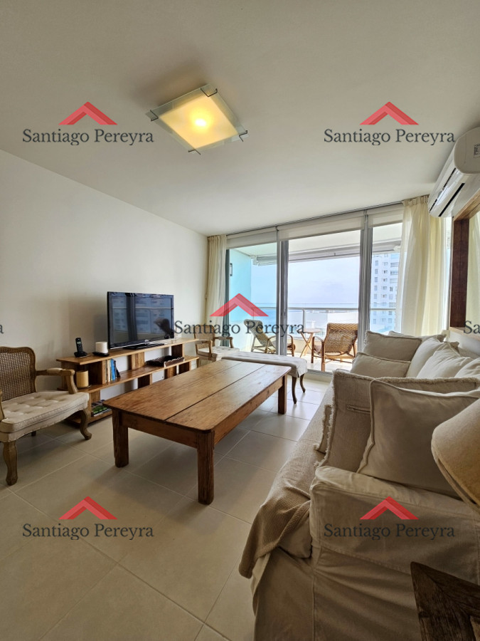 Apartamento ID.16758 - Hermoso apartamento en playa mansa de 2 dormitorios y dependencia