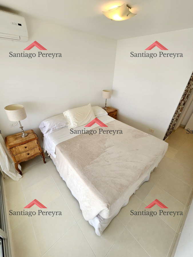 Apartamento ID.16758 - Hermoso apartamento en playa mansa de 2 dormitorios y dependencia