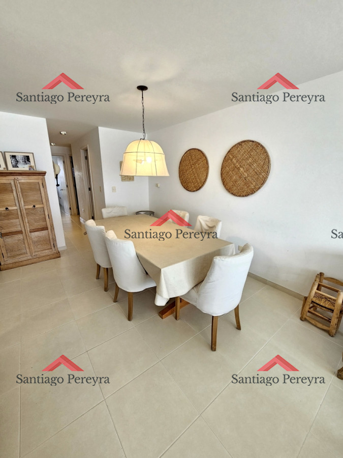 Apartamento ID.16758 - Hermoso apartamento en playa mansa de 2 dormitorios y dependencia