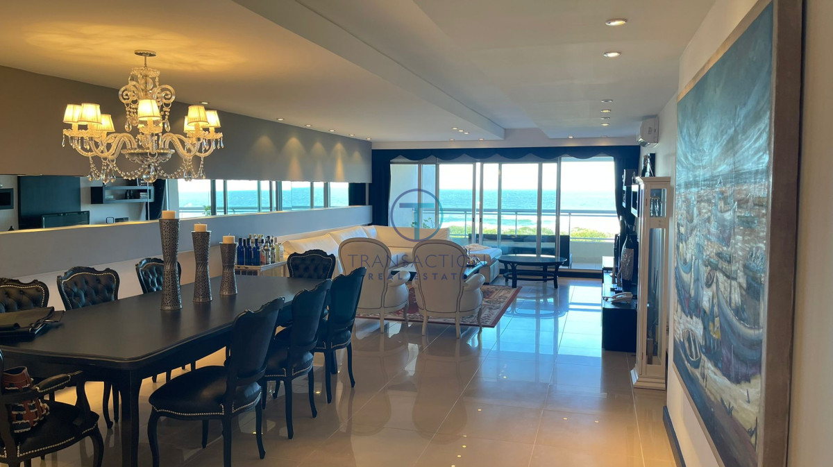 Apartamento ID.119/Venta--Impecable-Apartamento-4-dormitorios-4-baños - Apartamento en Punta del este