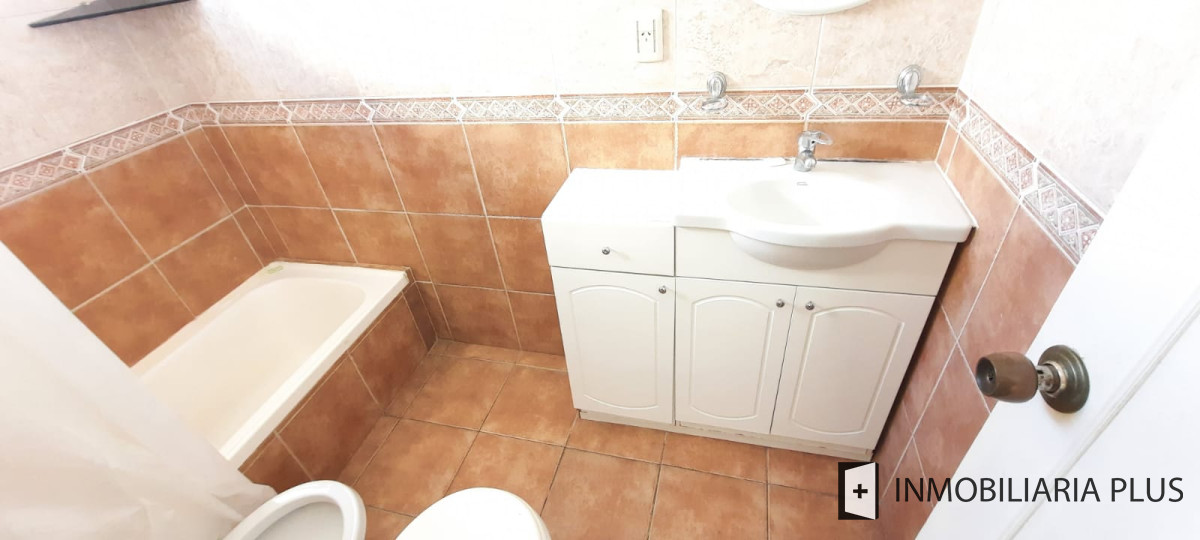 Apartamento ID.870 - Venta de Apartamento en Playa Mansa Frente al Mar de Punta del Este con 2 Dormitorios 2 Baños